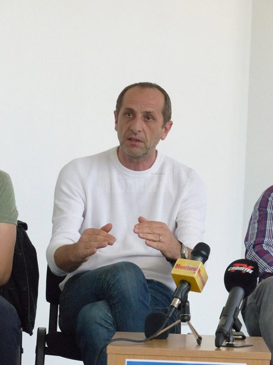 Premiera spectacolului „Proștii sub clar de lună”, sâmbătă, pe scena Teatrului „Matei Vișniec”