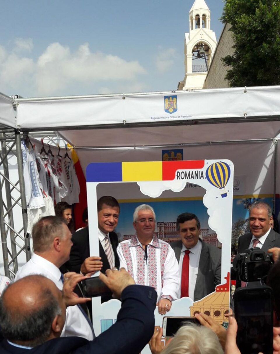 Ziua Europei, sărbătorită la Bethlehem, cu ii populare și produse gastronomice românești