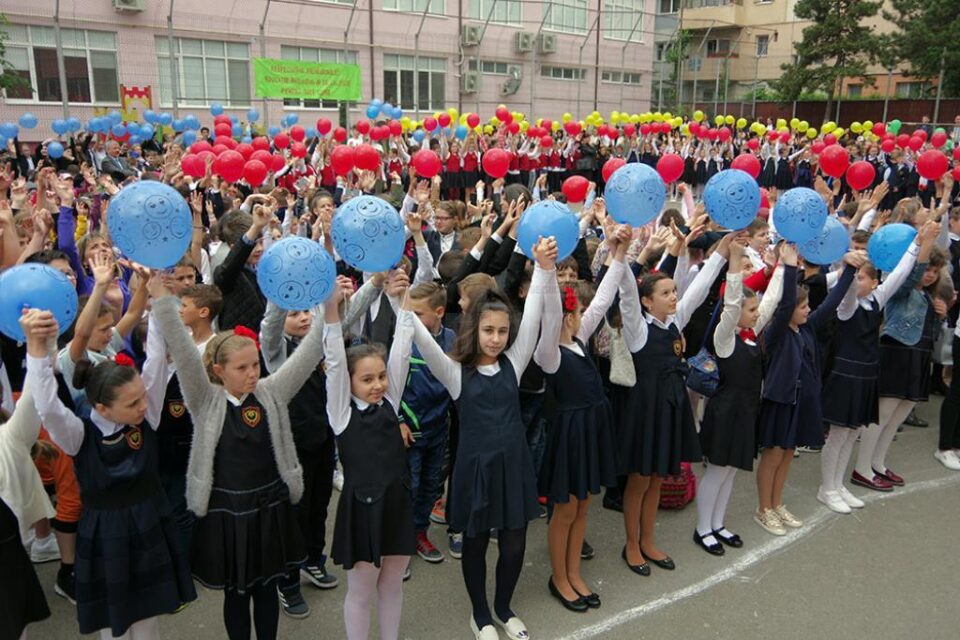 Activități de amploare organizate de elevii Școlii „Miron Costin” Suceava