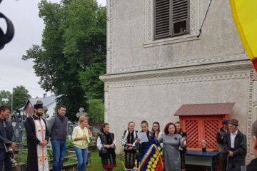 Primarul Violeta Țăran a participat alături de elevi la omagierea eroilor care s-au jertfit pentru independența României