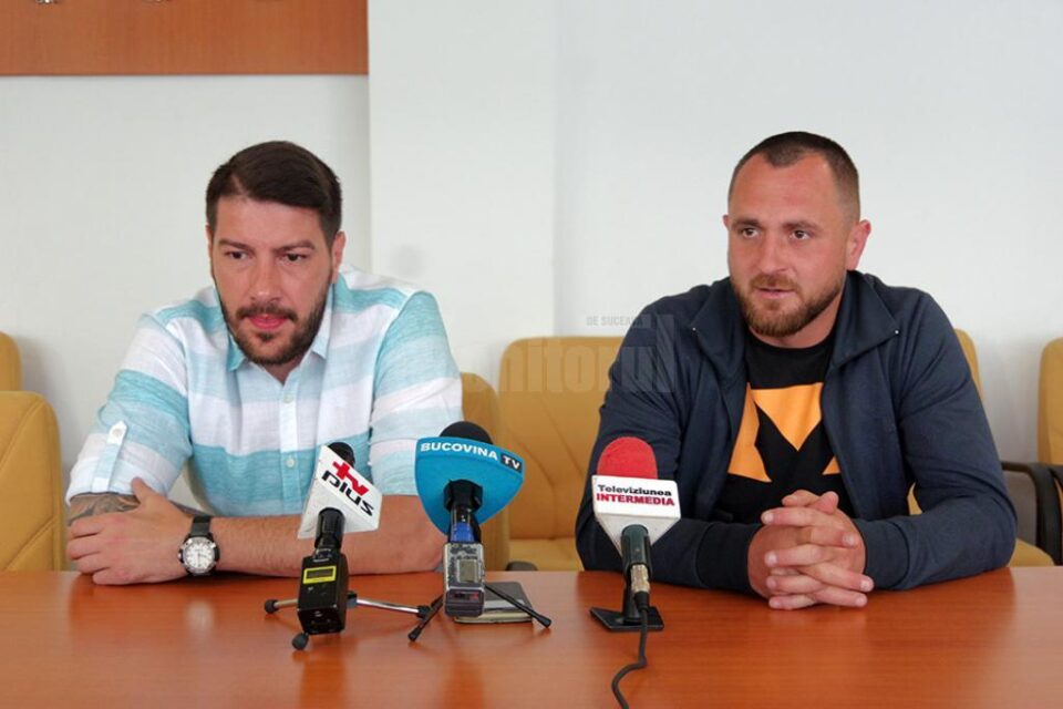 Pivotul Bogdan Șoldănescu și antrenorul Adrian Chiruț