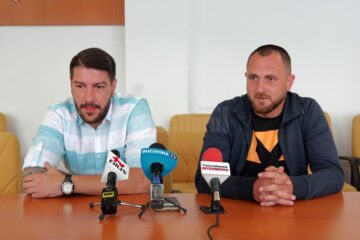 Pivotul Bogdan Șoldănescu și antrenorul Adrian Chiruț