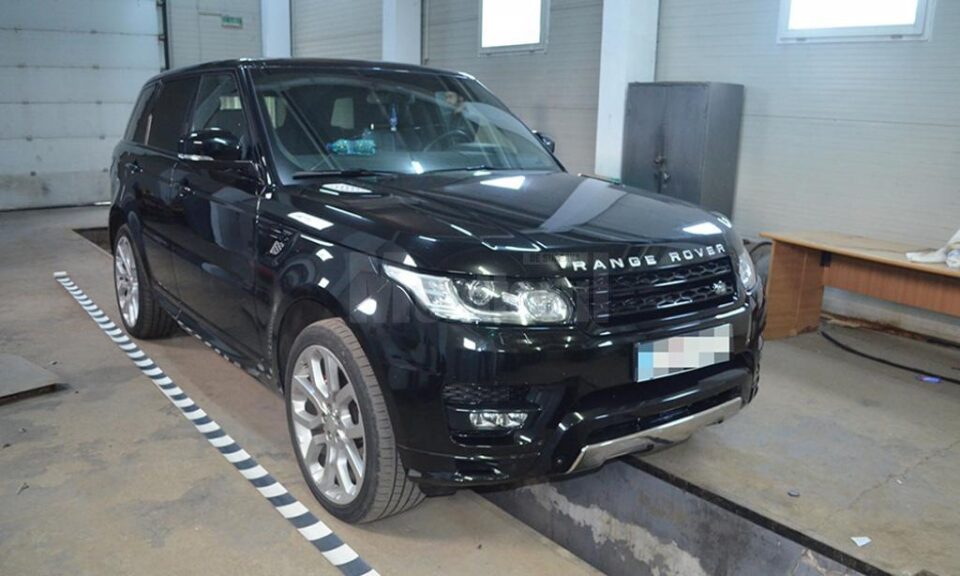 Autoturismul Range Rover a fost indisponibilizat la sediul Poliției de Frontieră