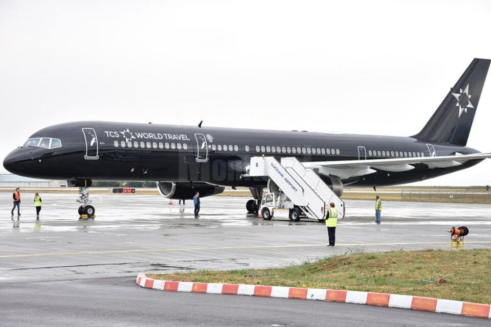 Aeronava folosită de compania TCS World Travel pentru a organiza circuite turistice internaționale de lux Aeronava folosită de compania TCS World Travel pentru a organiza circuite turistice internaționale de lux