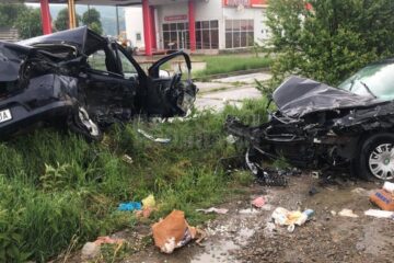 Autoturismul Daci a fost lovit în lateral dreapta și proiectat în afara drumului
