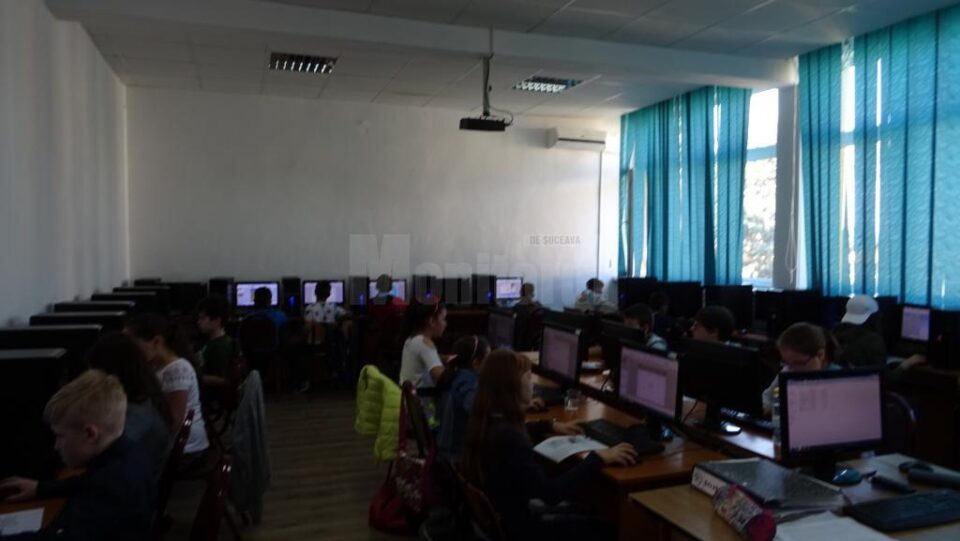 Peste 80 de elevi suceveni s-au întrecut la Concursul Județean de Informatică ”Centenarul Marii Uniri”
