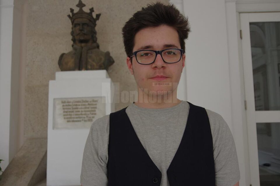 David Corneliu Turturean, din clasa a IX-a, de la Colegiul Național „Ștefan cel Mare” Suceava David Corneliu Turturean, din clasa a IX-a, de la Colegiul Național „Ștefan cel Mare” Suceava