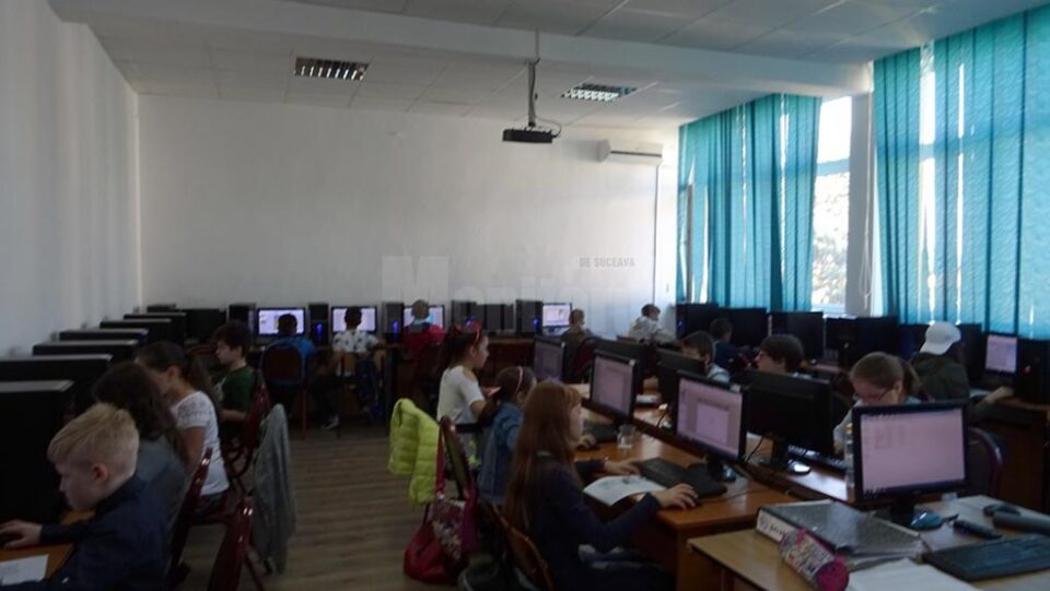 Peste 80 de elevi suceveni s-au întrecut la Concursul Județean de Informatică „Centenarul Marii Uniri”