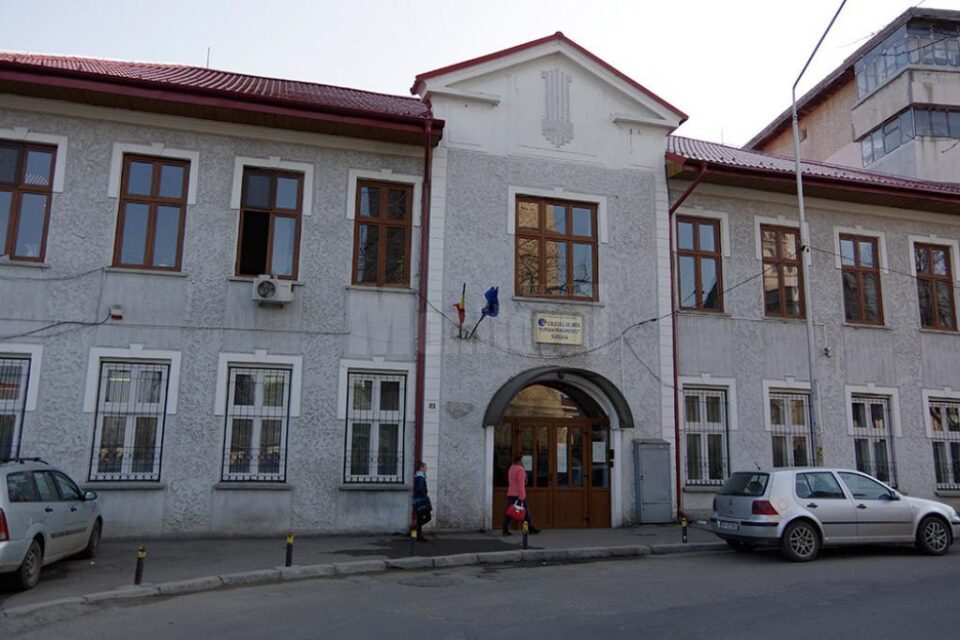 Colegiul de Artă „Ciprian Porumbescu”