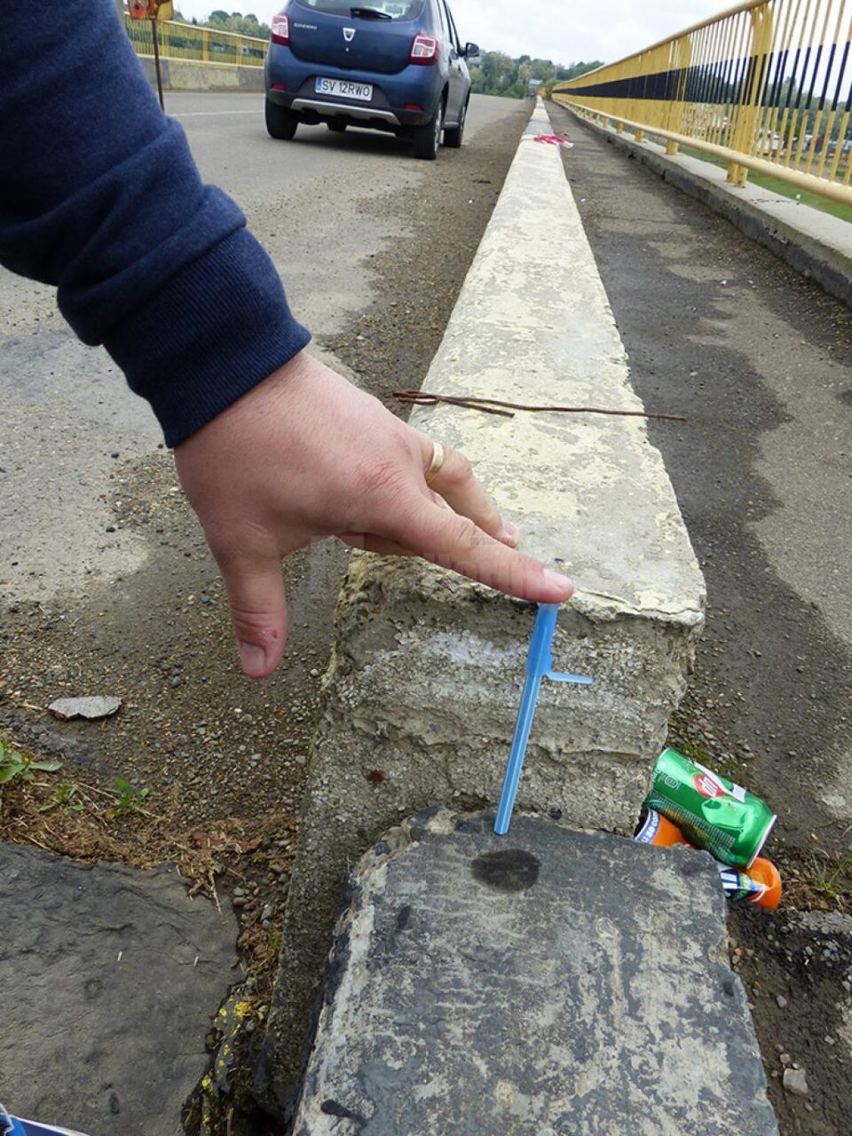 Cât de mult s-a lăsat podul