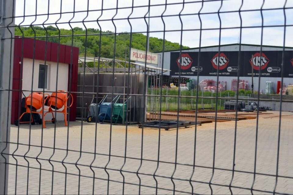 Clienții ajunși la poarta firmei nu și-au mai primit nici marfa și nici banii înapoi
