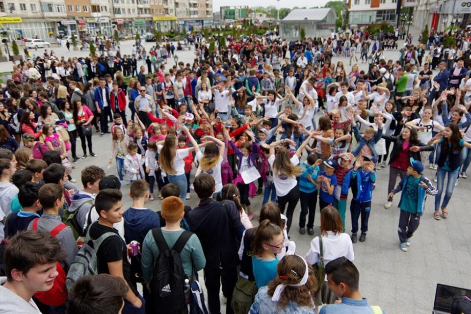 Flash mob și marș antiviolență, joi, în centrul municipiului Suceava