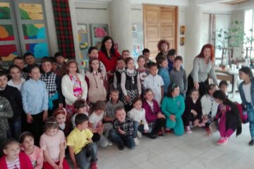 Expoziție cu lucrări plastice și grafică pe calculator, la Muzeul Obiceiurilor Populare din Bucovina