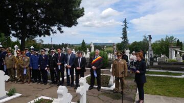 Ziua Eroilor, marcată de autoritățile sucevene la Monumentul Eroilor din cimitirul Pacea