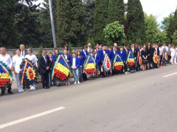 Depuneri de coroane și alocuțiuni de Ziua Eroilor, la Rădăuți