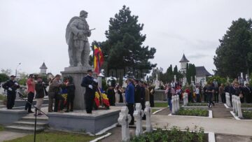 Ceremonia de depunere a coroanelor, de Ziua Eroilor
