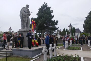 Ceremonia de depunere a coroanelor, de Ziua Eroilor