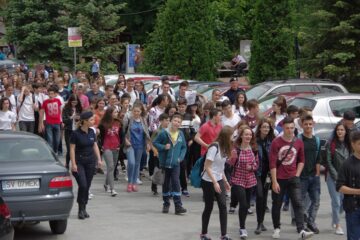 Peste 1.000 de elevi, cadre didactice, voluntari au participat joi la acțiunea „Fii conștient, nu dependent”