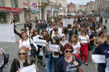 Peste 1.000 de elevi, cadre didactice, voluntari au participat, joi, la acțiunea „Fii conștient, nu dependent”