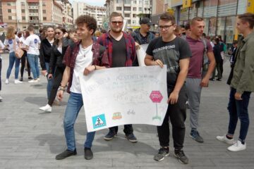 Peste 1.000 de elevi, cadre didactice, voluntari au participat joi la acțiunea „Fii conștient, nu dependent”