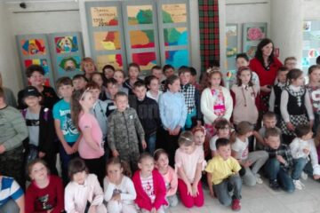 Expoziție cu lucrări plastice și grafică pe calculator, la Muzeul Obiceiurilor Populare din Bucovina