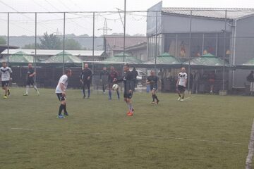 Valexin și Urșii au jucat un fotbal plăcut, în ciuda ploii sacaitoare