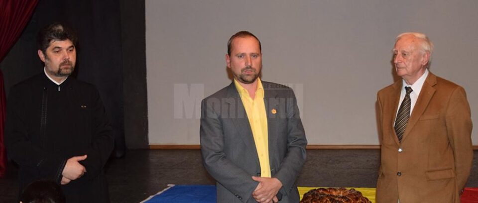 Pr. Liviu Mihăilă, prof. Codrin Bența și artistul plastic humorean Radu Bercea