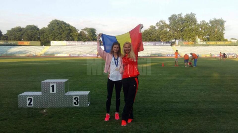 Talida Maria Sfarghiu, alături de antrenoarea Erzilia Țâmpău după premierea din Bulgaria Talida Maria Sfarghiu, alături de antrenoarea Erzilia Țâmpău după premierea din Bulgaria