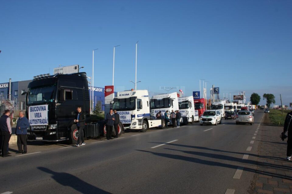 Participare numeroasă a sucevenilor la protestul prin care se cere Guvernului construcția de autostrăzi în Moldova