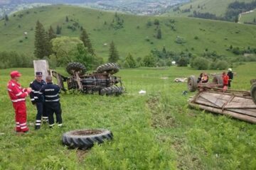 tractor rasturnat