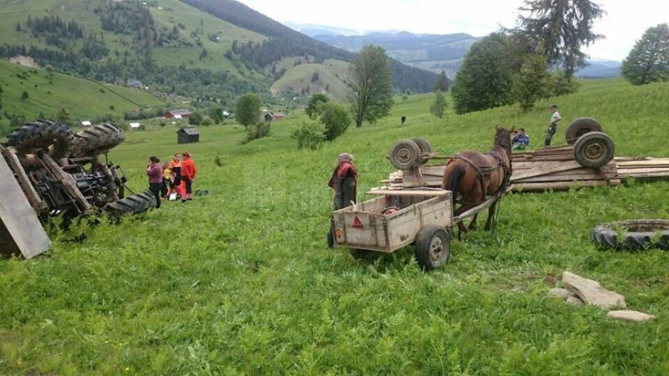tractor rasturnat