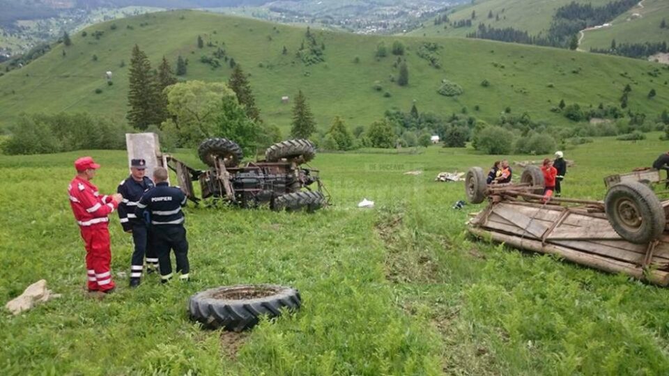 Și-a găsit sfârșitul în tractorul cu care s-a răsturnat pe o pășune