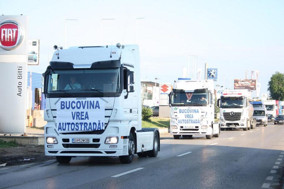 Peste o sută de șoferi suceveni au participat la protestul prin care se cere Guvernului construcția de autostrăzi în Moldova