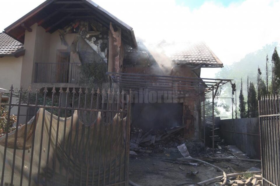 Casa a fost afectată grav de incendiu