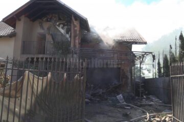 Casa a fost afectată grav de incendiu