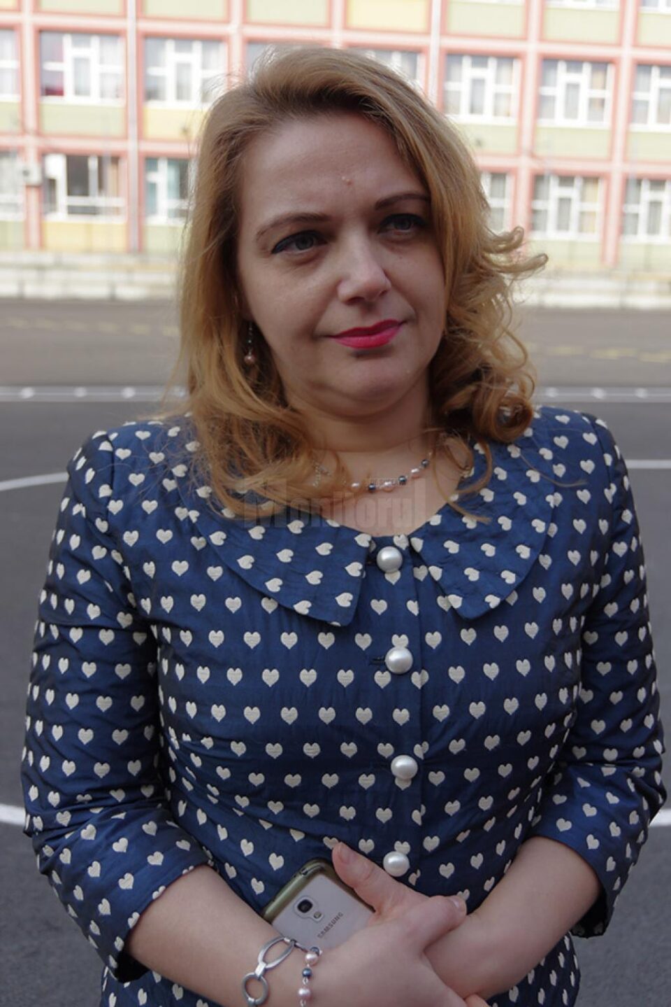 Sidonia Apetrei, directorul Școlii Gimnaziale Nr. 3 Suceava: „Mă îndoiesc că a fost vorba de un furt, dar nu exclud nimic" Sidonia Apetrei, directorul Școlii Gimnaziale Nr. 3 Suceava: „Mă îndoiesc că a fost vorba de un furt, dar nu exclud nimic"