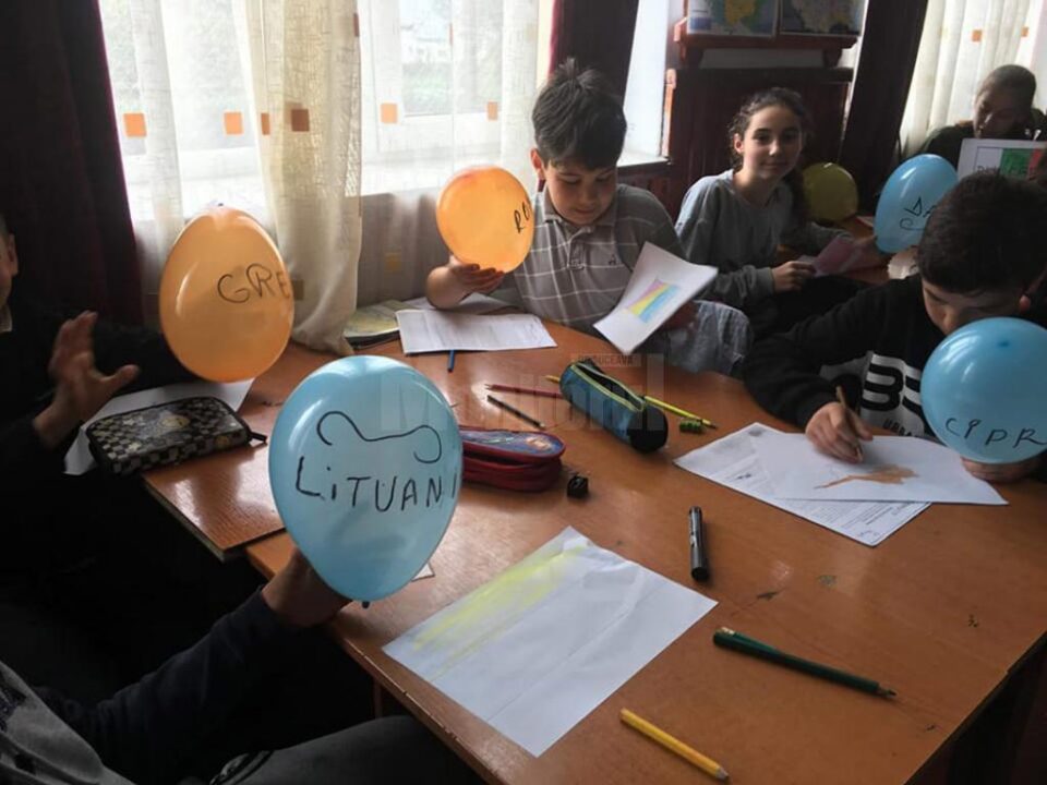 Concursuri și dezbateri de Ziua Europei, la Liceul Tehnologic Cajvana