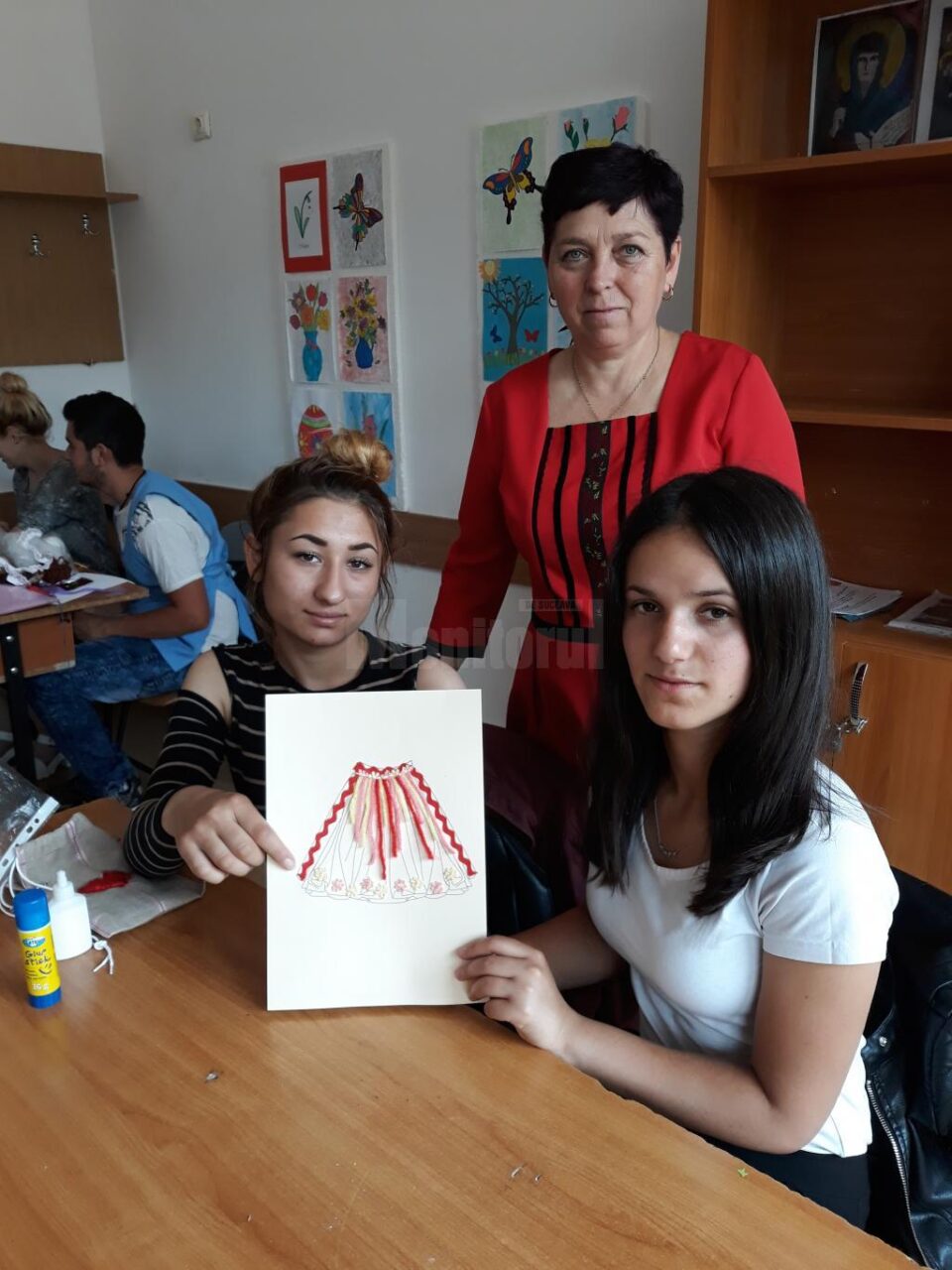 Elevi suceveni premiați