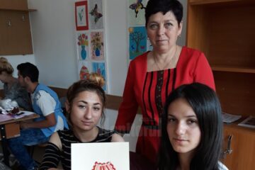 Elevi suceveni premiați