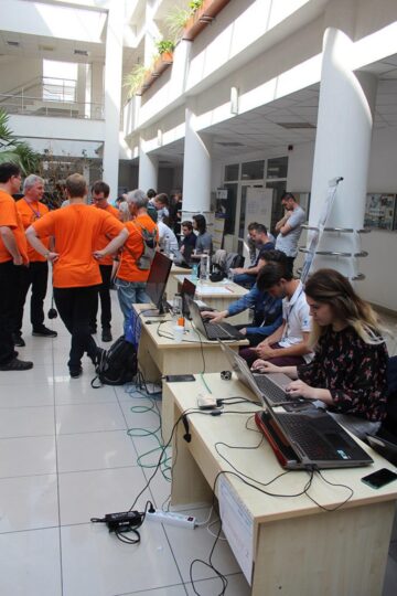Prezentarea proiectelor la concursul Internațional de Studențesc de Calculatoare Hard&Soft, ajuns la cea de-a 25-a ediție