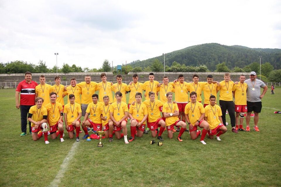 CSȘ Gura Humorului a câștigat pentru al doilea an consecutiv titlul național la generația 2002-2003 CSȘ Gura Humorului a câștigat pentru al doilea an consecutiv titlul național la generația 2002-2003