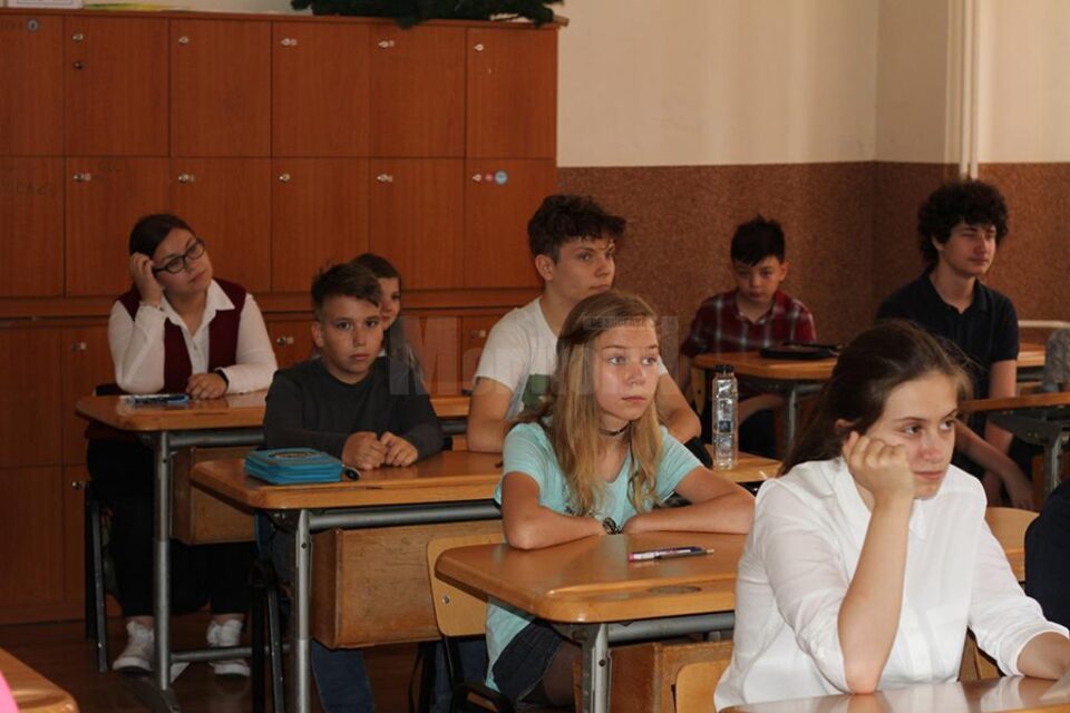 Competiția se adresează elevilor performanți și pasionați de matematică