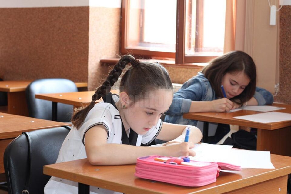 Competiția se adresează elevilor performanți și pasionați de matematică