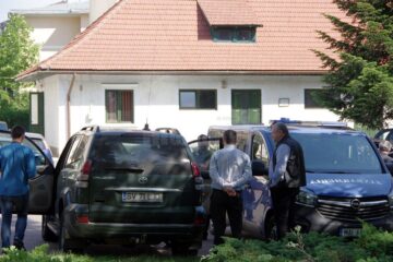 Percheziții la mașina de serviciu a directorului Sorin Ciobanu