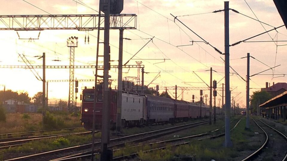Trenul sezonier Suceava-Mangalia ar urma să intre în circulație abia din 29 iunie