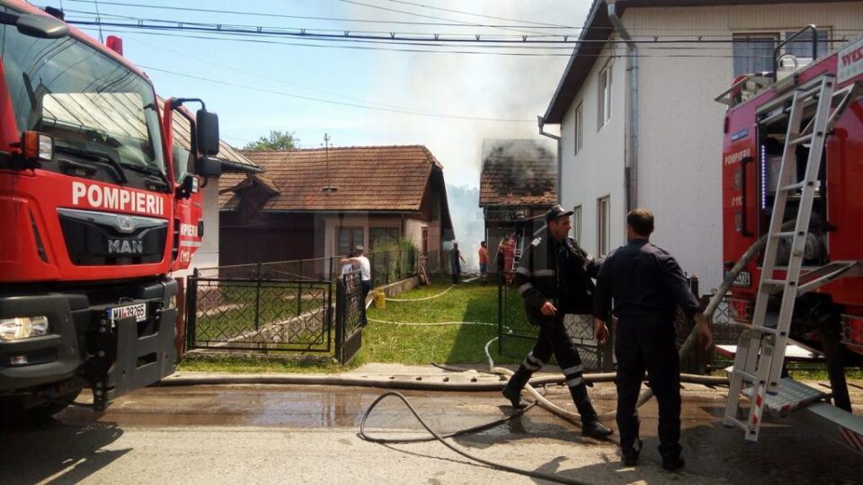Construcțiile apropiate una de alta au îngreunat mult intervenția