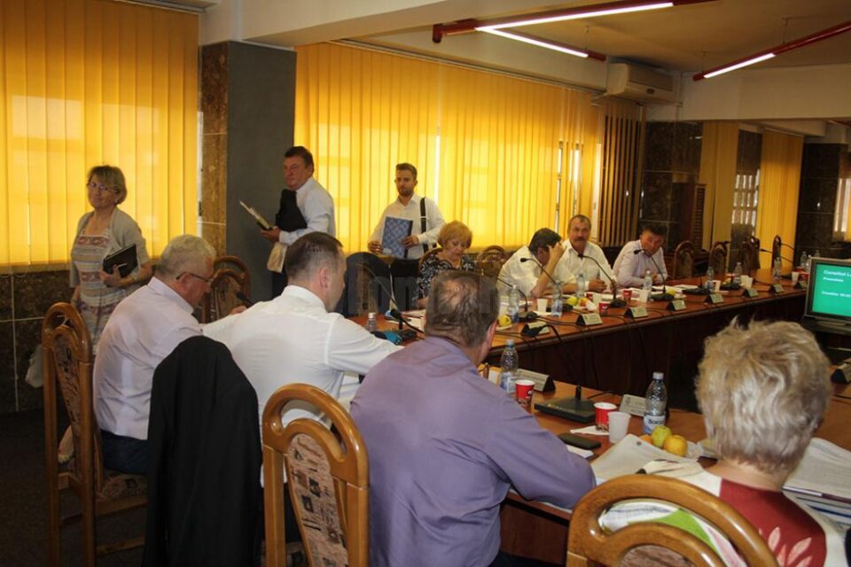 Consilierii PSD și ALDE au părăsit sala la ședința Consiliului Local Suceava