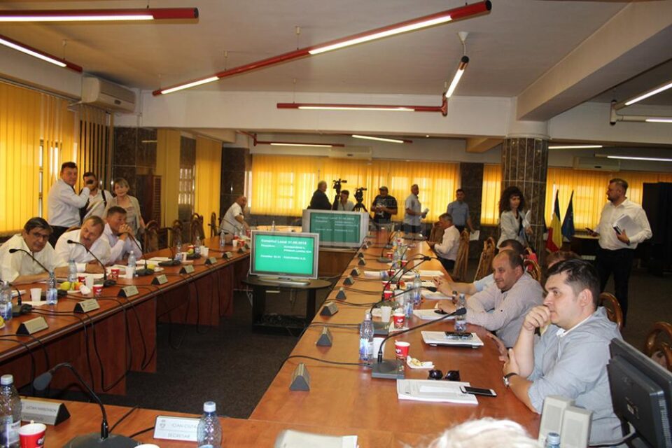 Consilierii PSD și ALDE au părăsit sala la ședința Consiliului Local Suceava