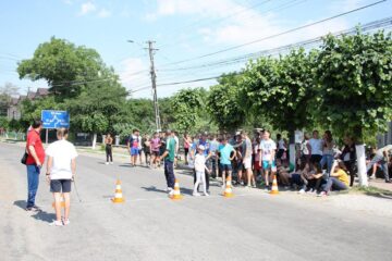 Peste 200 de elevi au participat, la Liteni, la concursul de atletism „Viitorii Campioni”