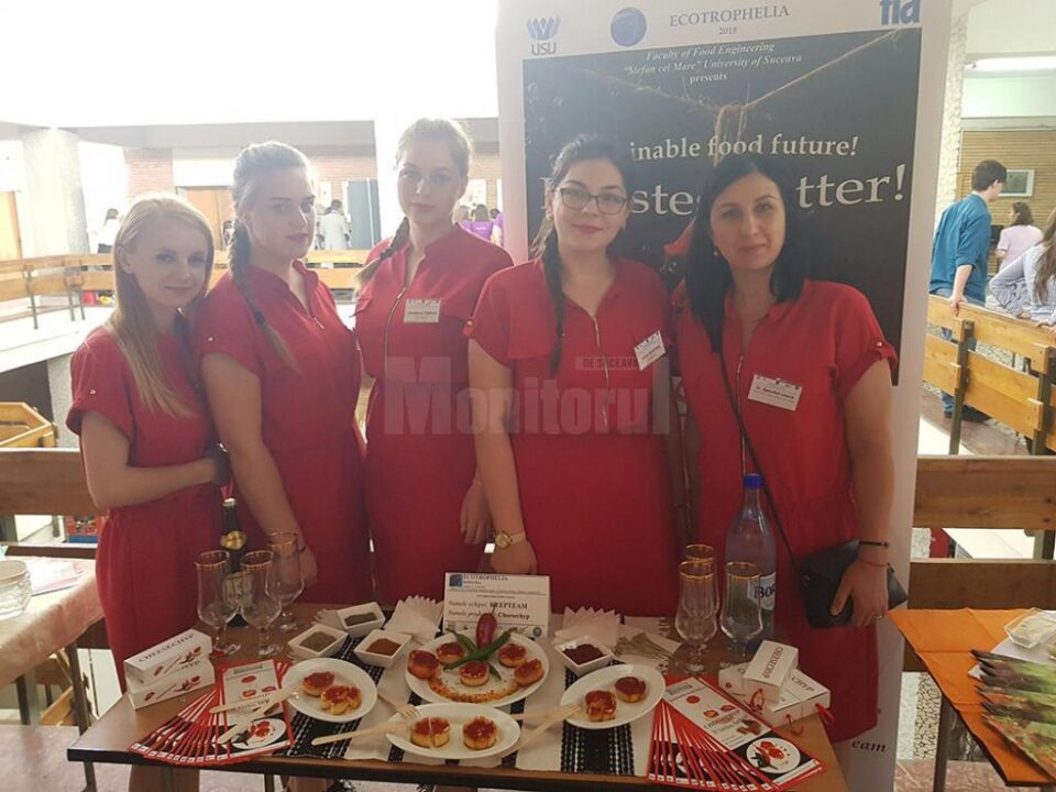 Prăjitura cu dovleac, fără zahăr, gluten și aditivi a studenților USV, premiată la un concurs de produse inovative